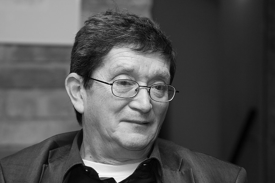 Schreiben im Rostocker Exil Erinnerungen an Omar Saavedra Santis